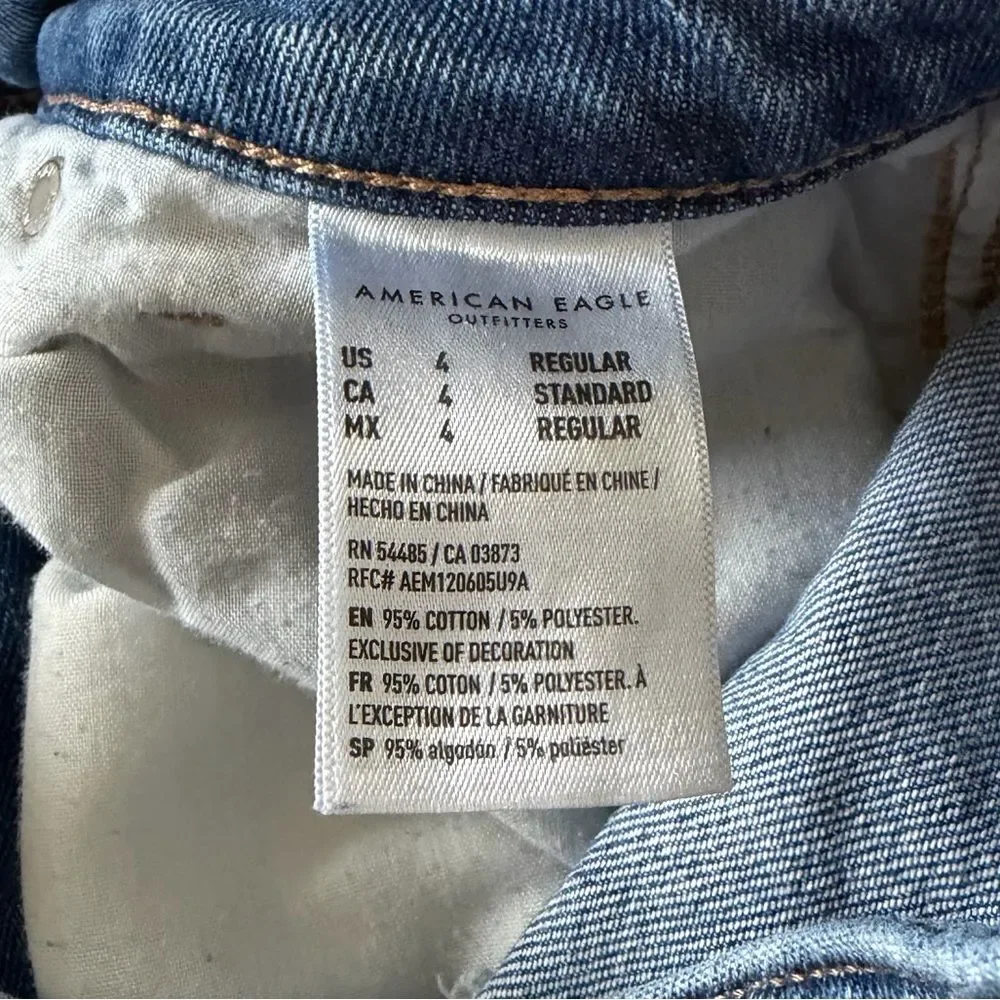 American Eagle High Rise Mom Jeans Women's Size 4 - Picture 7 of 9